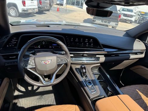 Used 2021 Cadillac Escalade ESV Premium Luxury image 2