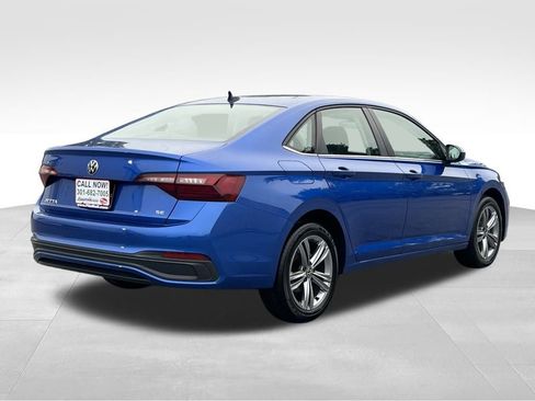 Used 2024 Volkswagen Jetta SE image 7