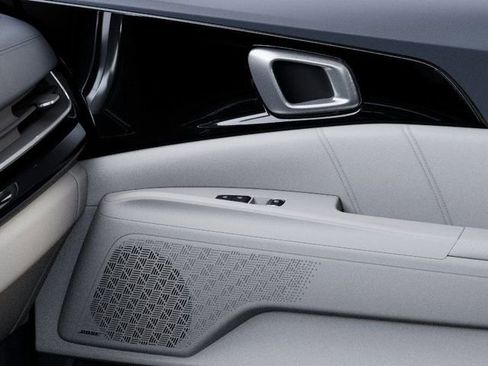 New 2025 Kia Carnival SX Prestige image 25