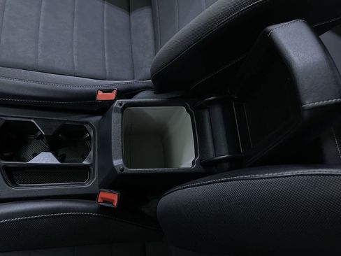 Used 2022 Volkswagen Taos SE image 25