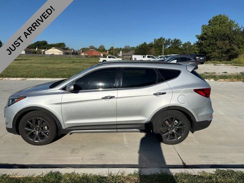 Used 2017 Hyundai Santa Fe Sport FWD image 8