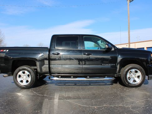 Used 2018 Chevrolet Silverado 1500 LT w/ All Star Edition image 3
