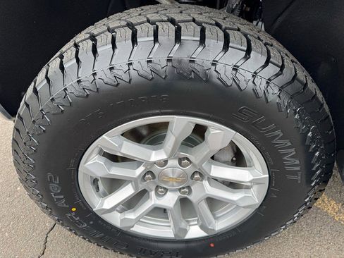 Used 2023 Chevrolet Silverado 1500 LT image 11