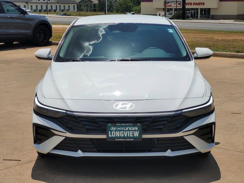 New 2025 Hyundai Elantra Blue image 2
