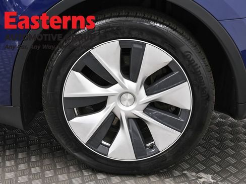 Used 2022 Tesla Model Y Long Range image 26