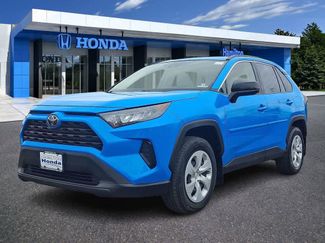 Used 2019 Toyota RAV4 LE w/ All Weather Liner Package video 1