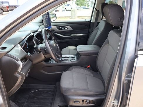 Used 2020 Chevrolet Traverse LT FWD image 9