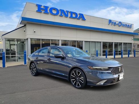 Used 2023 Honda Accord Touring image 3