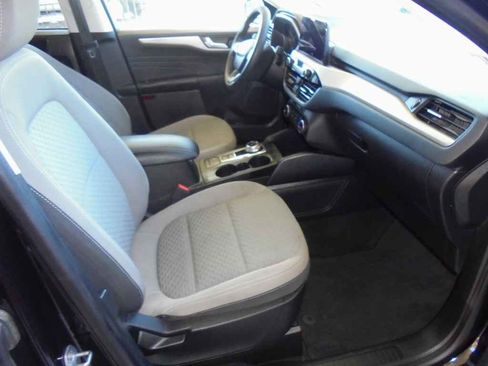 Used 2021 Ford Escape SE image 8