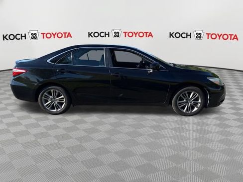 Used 2017 Toyota Camry SE FWD image 9