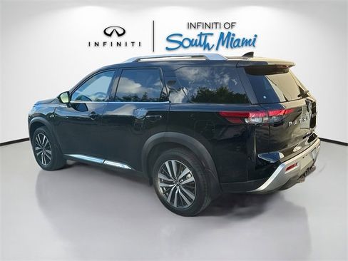 Used 2024 Nissan Pathfinder Platinum w/ Cargo Package image 4