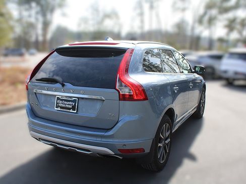 Used 2017 Volvo XC60 T6 Dynamic w/ Climate Package image 12