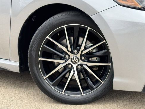 Used 2024 Toyota Camry SE image 29