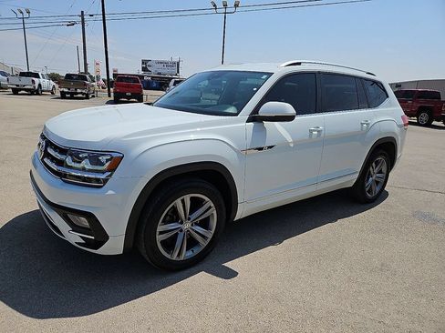 Used 2019 Volkswagen Atlas SE w/ Towing Package FWD image 2