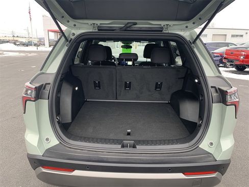 Used 2025 Chevrolet Equinox LT image 24
