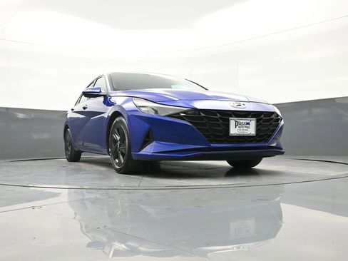 Certified 2023 Hyundai Elantra SEL w/ Cargo Package image 27