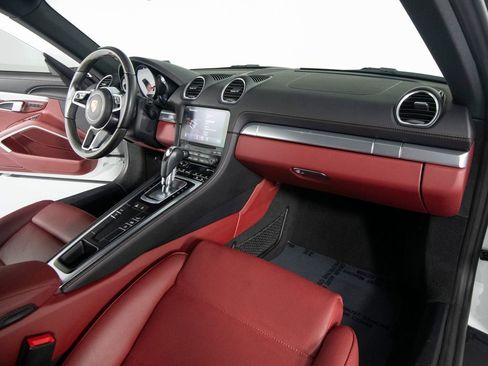 Certified 2024 Porsche 718 Cayman S RWD image 34
