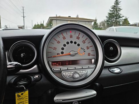 Used 2010 MINI Cooper Hardtop image 3