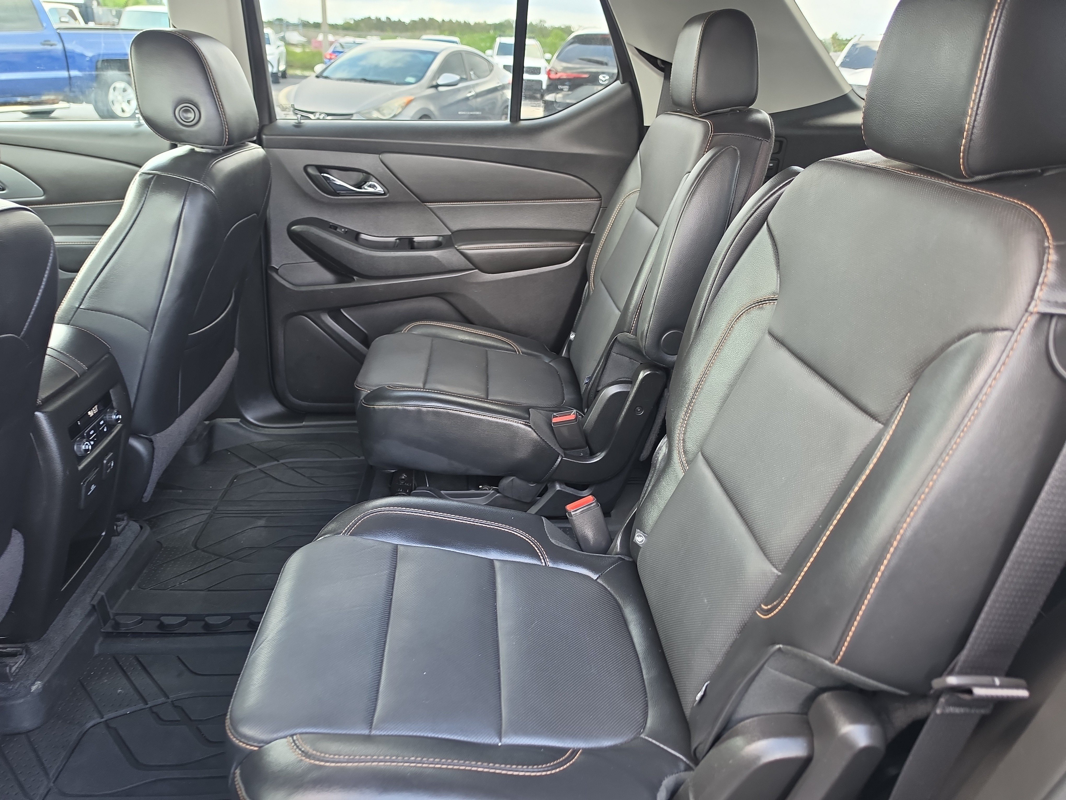 Certified 2019 Chevrolet Traverse Premier w/ Redline Edition AWD/4WD image 13