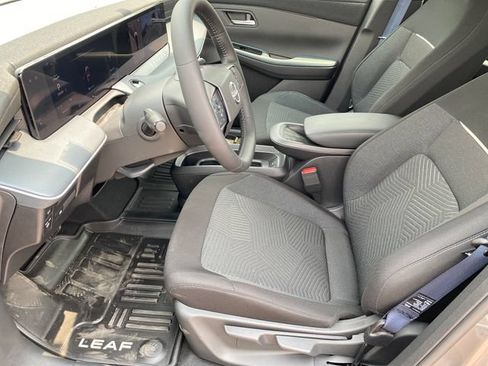 New 2026 Nissan Leaf FWD image 10