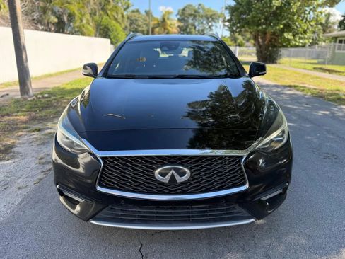 Used 2017 INFINITI QX30 Premium w/ Technology Package image 5