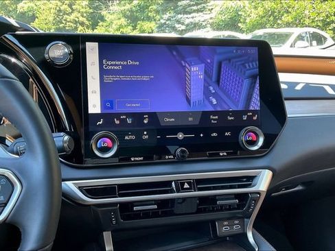 Used 2024 Lexus RX 350 Premium w/ Accessory Package (Z1) AWD/4WD image 9