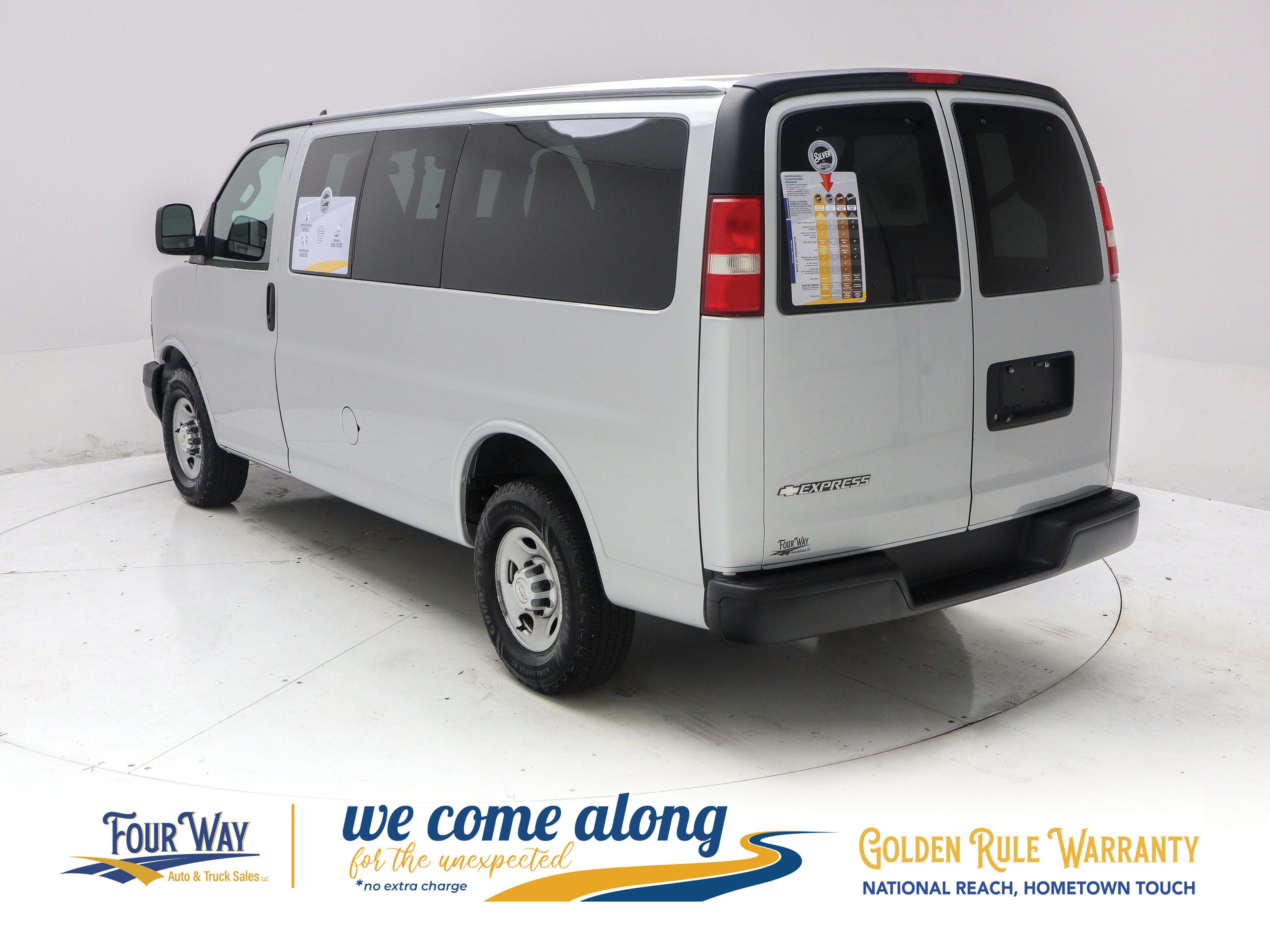 Used 2018 Chevrolet Express 2500 LS w/ Driver Convenience Package RWD image 6