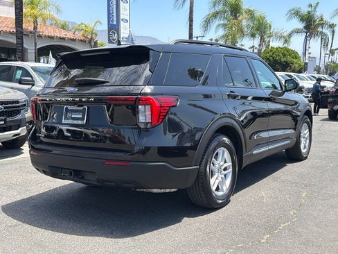 Used 2025 Ford Explorer Active RWD image 12