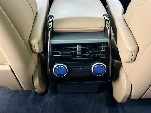 Certified 2025 Land Rover Range Rover Sport SE image 24