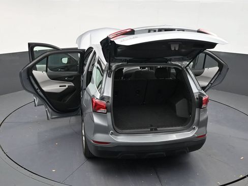 Used 2024 Chevrolet Equinox LS FWD image 32