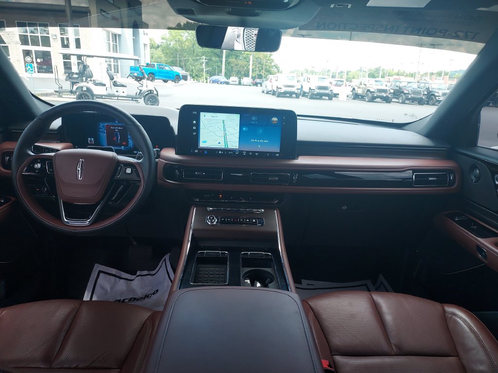 Used 2025 Lincoln Aviator Reserve w/ Jet Appearance Package AWD/4WD image 15