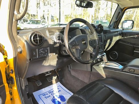 Used 2005 HUMMER H2 SUT w/ Preferred Equipment Group image 23