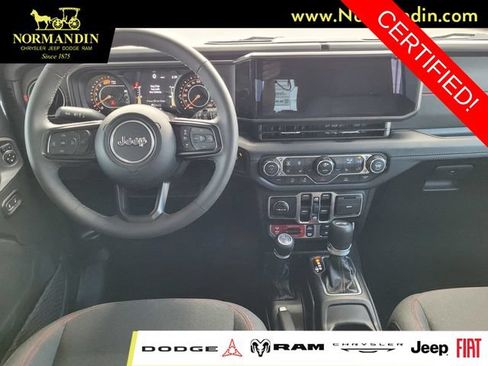 Certified 2025 Jeep Wrangler Unlimited Rubicon w/ Convenience Group AWD/4WD image 7