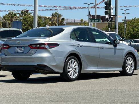 Used 2022 Toyota Camry LE AWD/4WD image 4