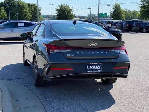 Used 2025 Hyundai Elantra Sport FWD image 5