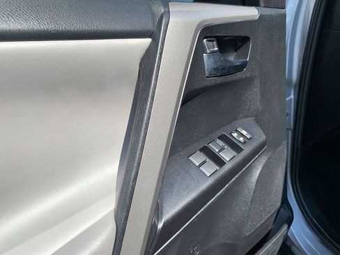 Used 2018 Toyota RAV4 XLE image 15