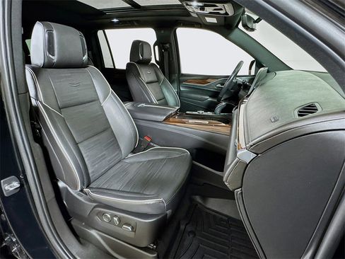 Used 2021 Cadillac Escalade ESV Premium Luxury image 29