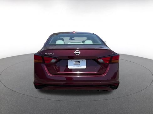 Used 2025 Nissan Altima 2.5 SV FWD image 10