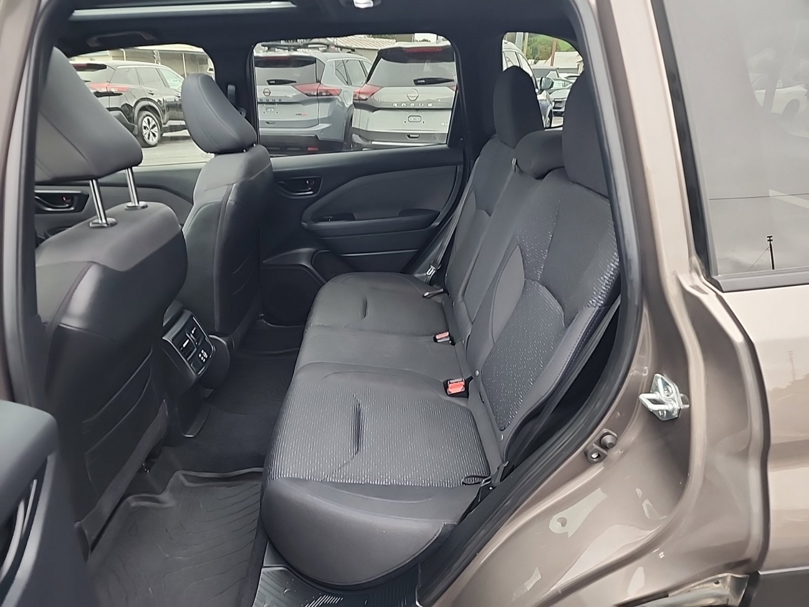 Used 2025 Subaru Forester Premium AWD/4WD image 24