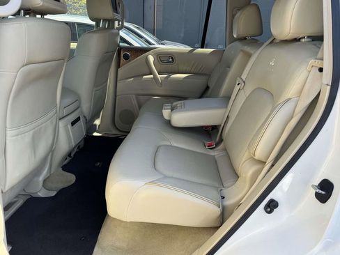 Used 2011 INFINITI QX56 4WD w/ Theater Pkg image 18