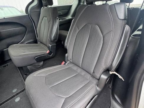 Used 2019 Chrysler Pacifica Touring Plus w/ S Appearance Package image 15