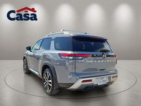 Used 2023 Nissan Pathfinder Platinum FWD image 2