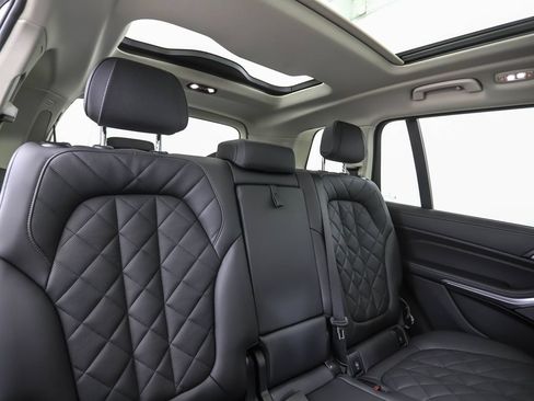 Used 2024 BMW X7 xDrive40i w/ Premium Package AWD/4WD image 34