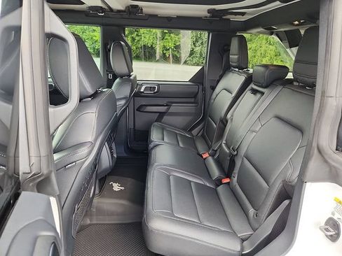 Used 2025 Ford Bronco Badlands AWD/4WD image 10