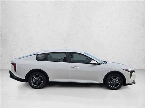 Used 2025 Kia K4 FWD image 4