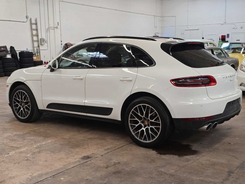 Used 2018 Porsche Macan Sport Edition AWD/4WD image 21