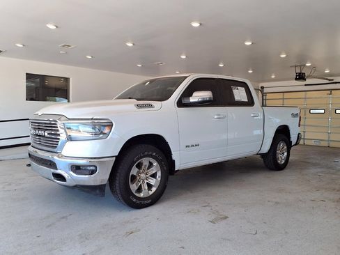 Used 2023 RAM 1500 Laramie AWD/4WD image 2