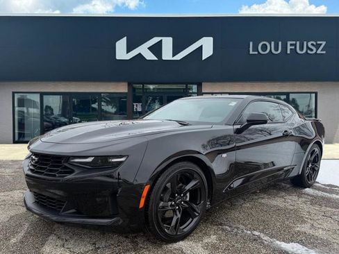 Used 2023 Chevrolet Camaro LT image 1