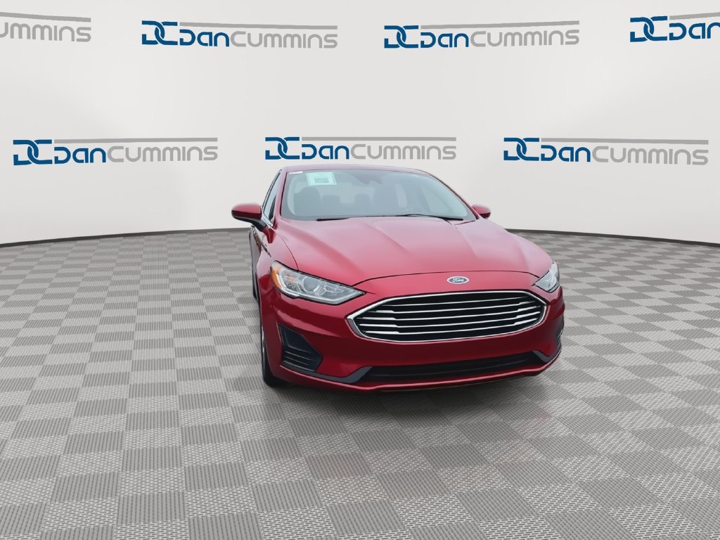 Used 2020 Ford Fusion SE FWD image 3