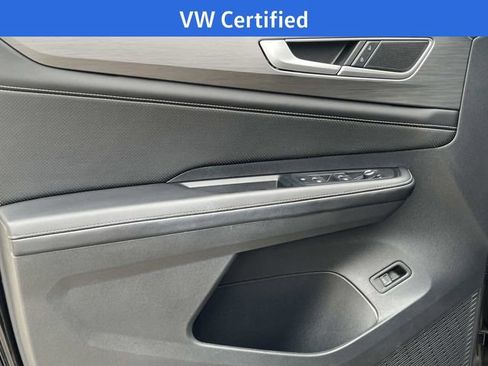 Used 2024 Volkswagen Atlas Cross Sport SE FWD image 12